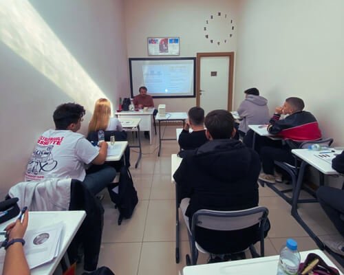 Batıkent YKS Kurs: Üniversite Hayallerinize Ulaşmanın En Etkili Yolu